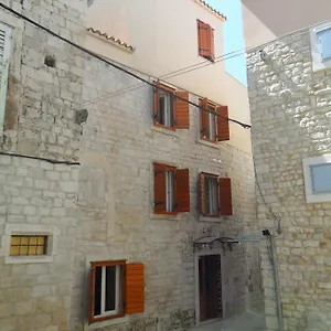 Ruzica Trogir