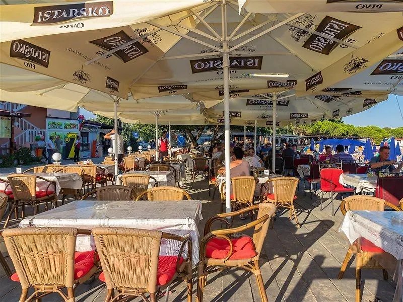 Hotel Koral ميدولين