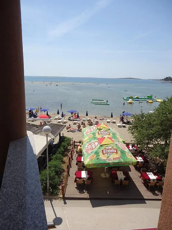 Hotel Koral ميدولين