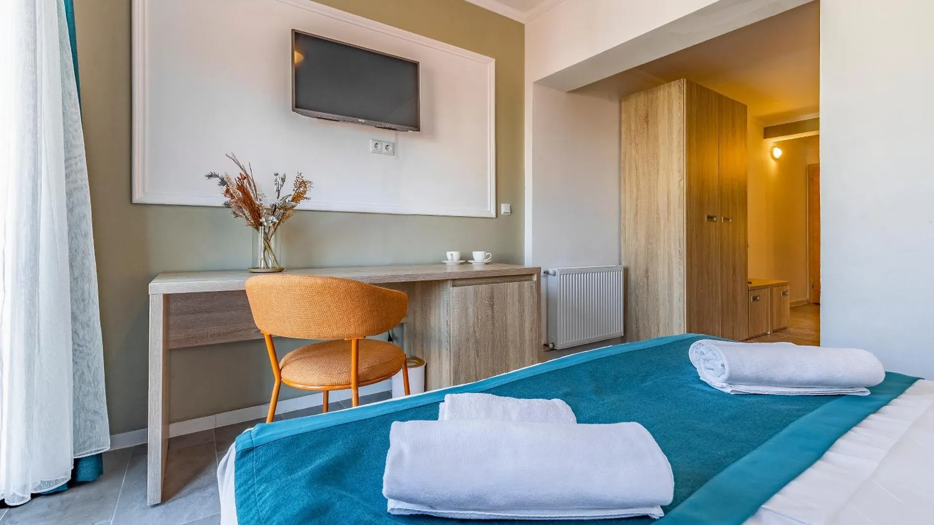 Hotel Koral ميدولين