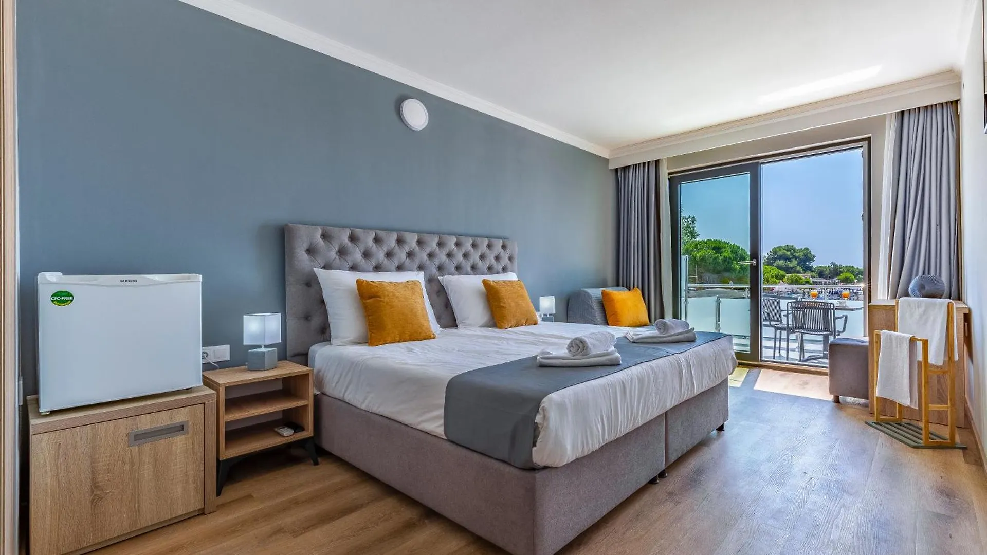 Hotel Koral ميدولين