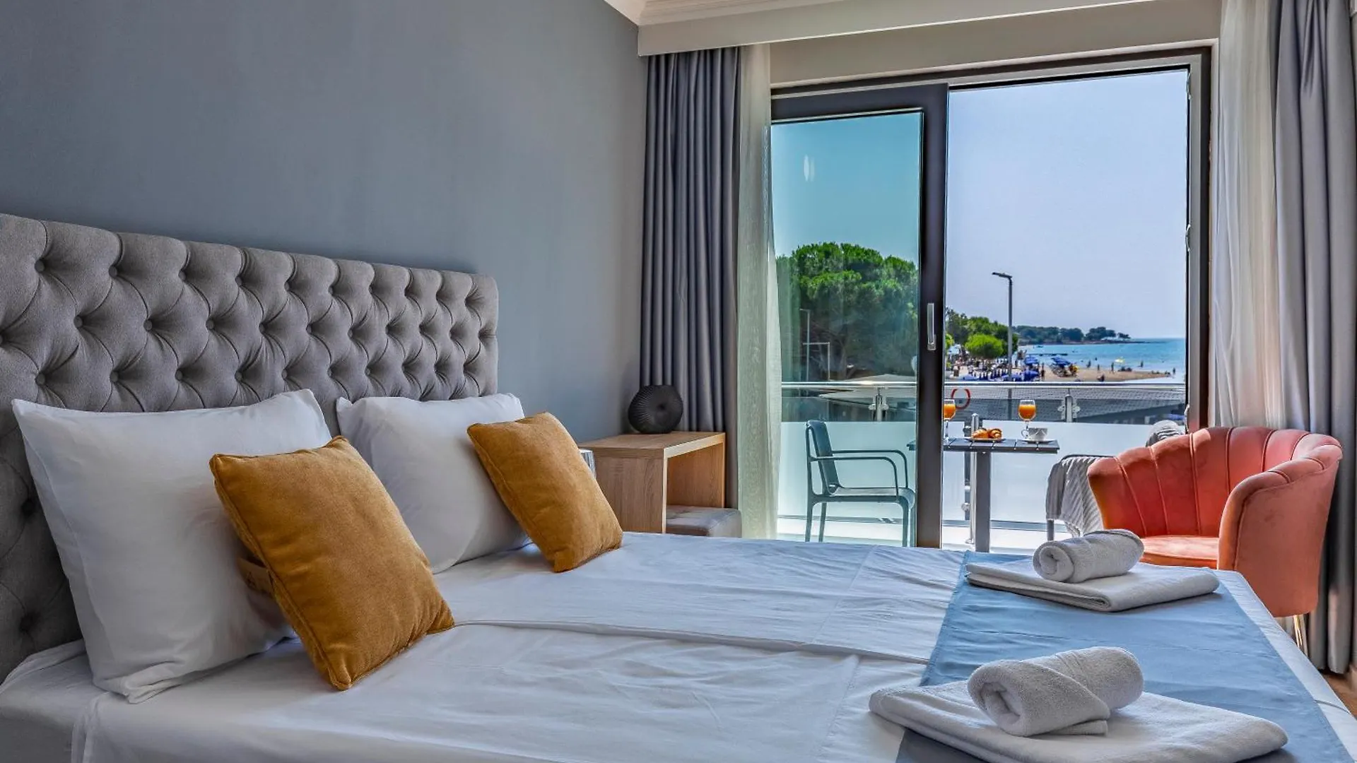 Hotel Koral ميدولين