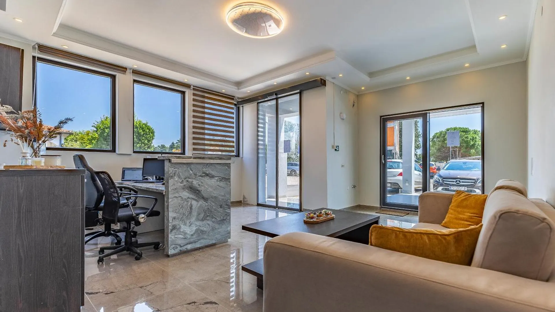 Hotel Koral ميدولين