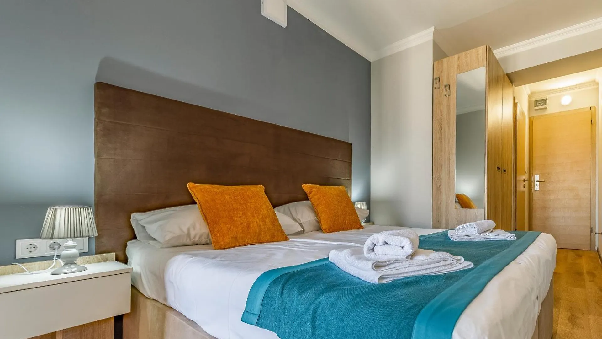 Hotel Koral ميدولين