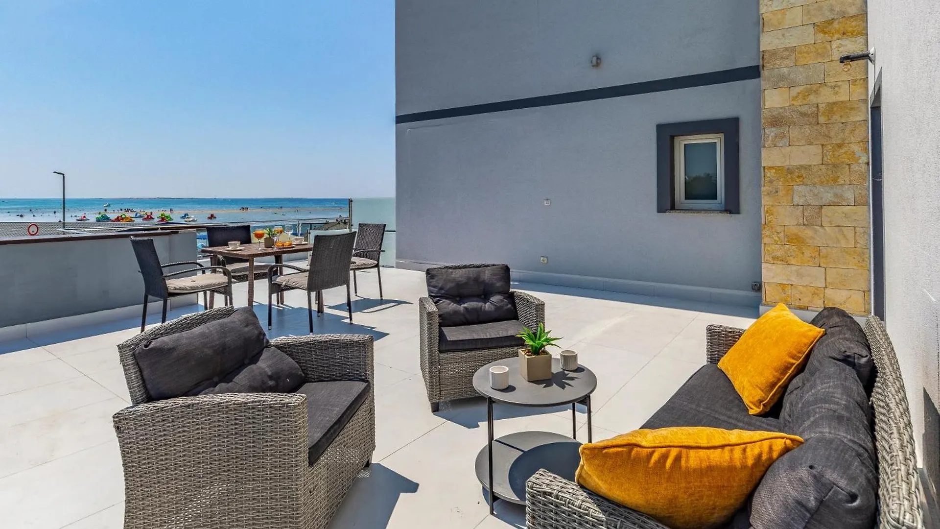 Hotel Koral ميدولين
